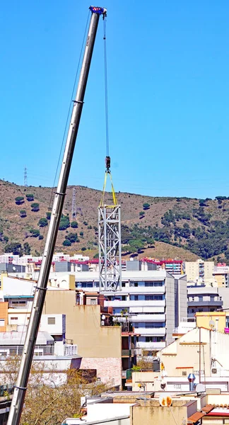 Montage Eines Baukrans Barcelona Uhr Juli 2020 Katalonien Spanien Europa — Stockfoto