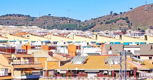 Schornsteine Terrassen Und Dächer Barcelona Uhr Juli 2019 Katalonien Spanien — Stockfoto