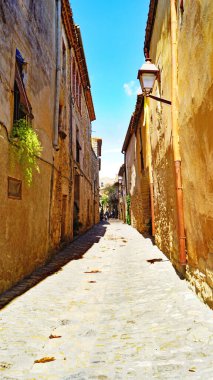 Peratallada Panoramik, Forallac Belediyesi, 12: 35. ; 17 de Julio de 2018; Bajo Ampurdn, Girona, Katalunya, İspanya, Avrupa