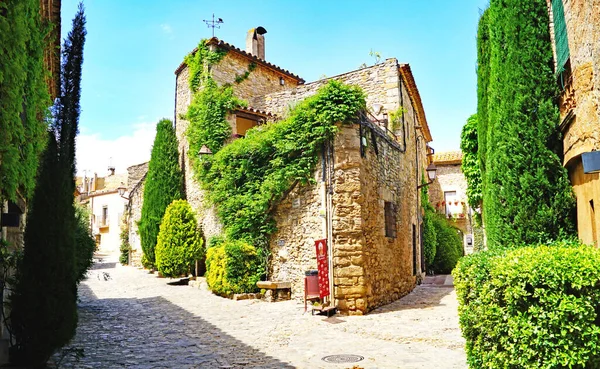 Peratallada Panoramik, Forallac Belediyesi, 12: 35. ; 17 de Julio de 2018; Bajo Ampurdn, Girona, Katalunya, İspanya, Avrupa