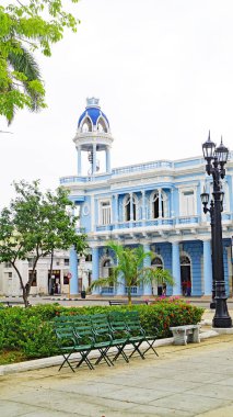 Cienfuegos 'un panoramik görünümü, 12: 45; 19 Ağustos 2019; Küba Cumhuriyeti