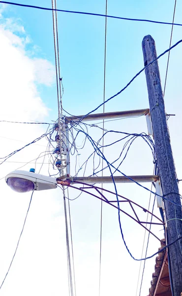 Küba Trinidad Bir Elektrik Direğinin Yanında Birbirine Dolanmış Kablolar — Stok fotoğraf