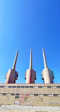 Sant Adria del Besos, Barselona, Katalunya, İspanya ve Avrupa 'daki üç bacanın eski termik santrali.