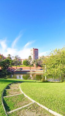 Barcelona, Katalunya, İspanya ve Avrupa 'daki La Nova Icaria bahçelerinin manzarası