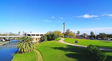 Barcelona, Katalunya, İspanya ve Avrupa 'daki La Nova Icaria bahçelerinin manzarası