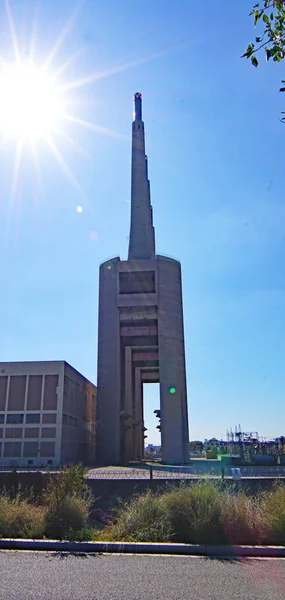 Oude Thermische Centrale Van Drie Schoorstenen Sant Adria Del Besos — Stockfoto