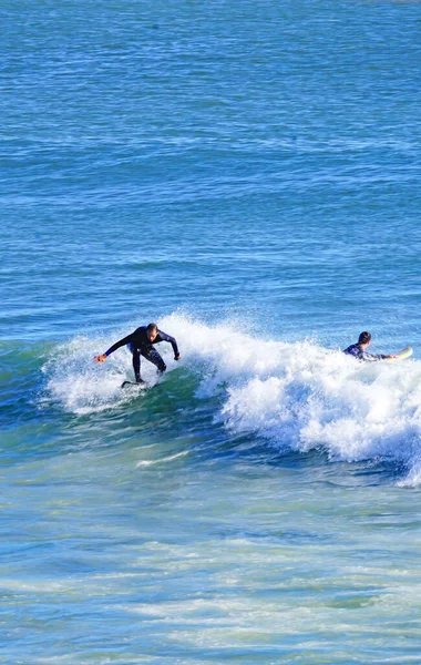 Surfing Stranden Sant Adria Del Besos Barcelona Catalunya Spania Europa – stockfoto