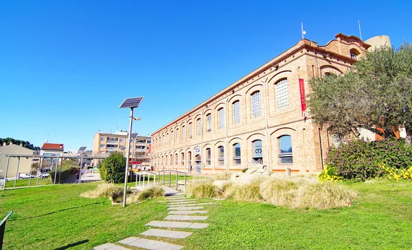 Masquefa Anoia Barcelona Catalunya Spain Europeの文化住宅として再建された古い工場 — ストック写真