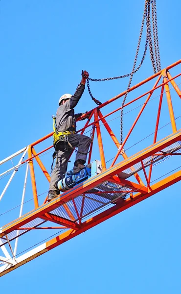 在巴塞罗那 加泰罗尼亚 西班牙 欧洲建造起重机以实现一套公寓 — 图库照片