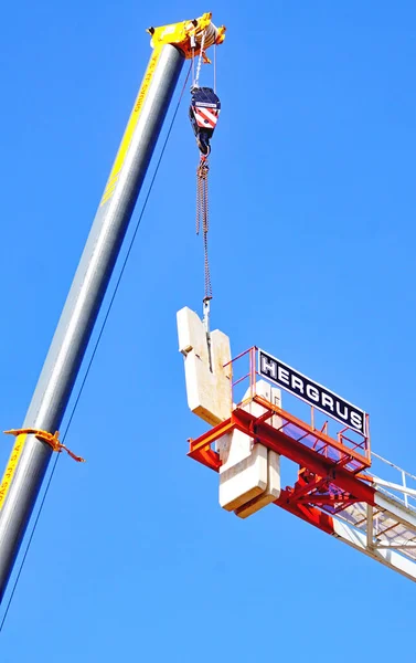 Construcción Una Grúa Para Realización Bloque Pisos Barcelona Cataluña España — Foto de Stock