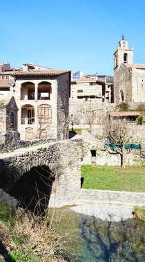 Baga, Bergada bölgesindeki Sant Esteve Kilisesi, Barcelona, Catalunya, İspanya, Avrupa