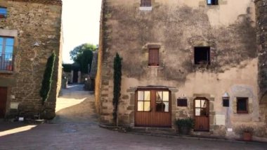 Baix Empord bölgesinde Monells belediyesi, Monells i Sant Sadurn de l 'Heura, Girona, Katalonya, İspanya, Avrupa