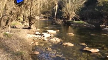 Llobregat Nehri Sant Fruits del Bages, Barcelona, Katalonya, İspanya ve Avrupa 'dan geçerken,