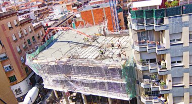 Barselona, Katalunya, İspanya ve Avrupa 'da bir apartman bloğu inşaatı