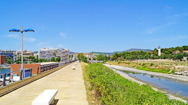 Vista Del Puerto Playa Con Faro Fondo Villanueva Geltru Vilanova — Stockfoto