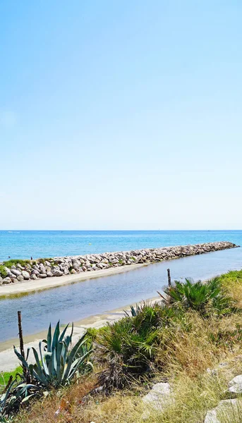 Vista Del Puerto Playa Con Faro Fondo Villanueva Geltru Vilanova — Foto Stock