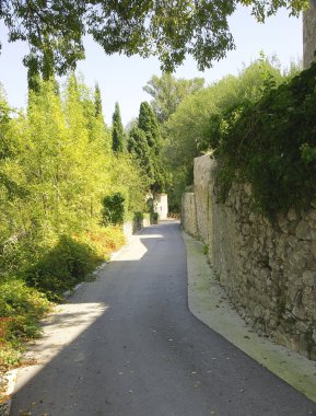 Karayolu Besalu