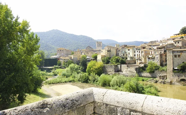 Castle and village of Besalu — Stock Photo, Image