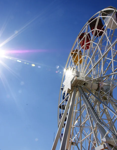 Водяное колесо в парке Tibidabo — стоковое фото