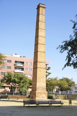 Meydanda süs şömine