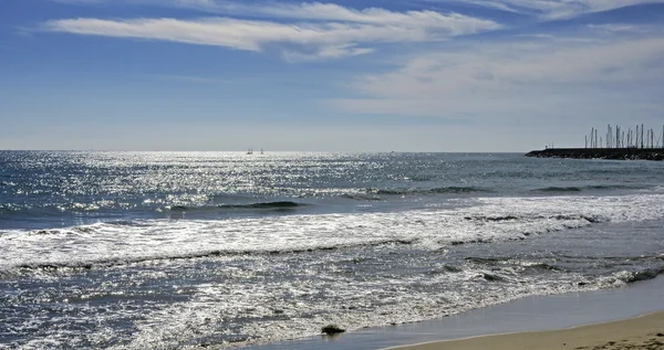 Vlny na pláži — Stock fotografie