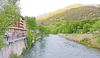 Noguera Pallaresa Nehri üzerinde sıralama ile yoluna