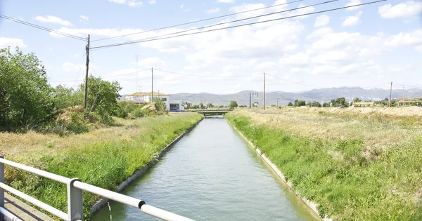 Urgell irrigatie kanaal — Stockfoto