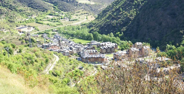 A légi felvétel a Rialp, Lleida — Stock Fotó