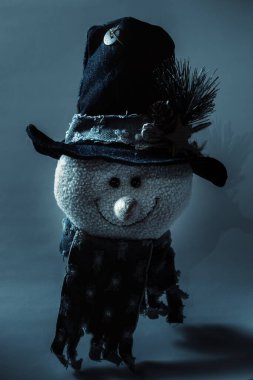 Kot içinde pelüş oyuncak, korku