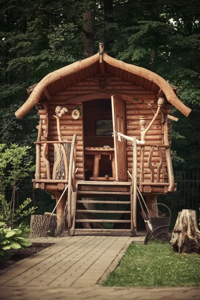 Casa da floresta no estilo ucraniano — Fotografia de Stock