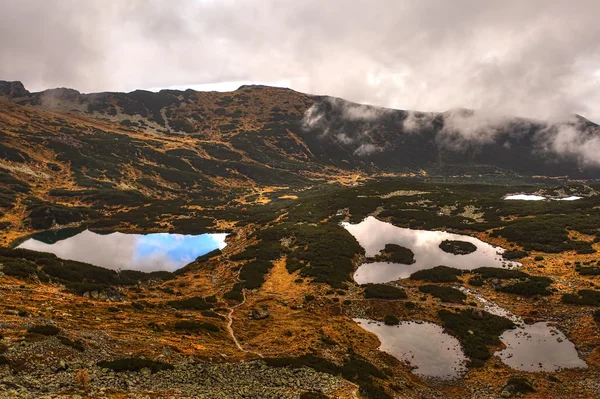 Red lakes in the Polish Carpathians — Stock Photo, Image