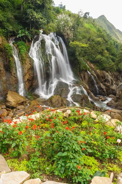 Beautiful Tien Sa water fall in Sapa,Vietnam. — Stock Photo, Image