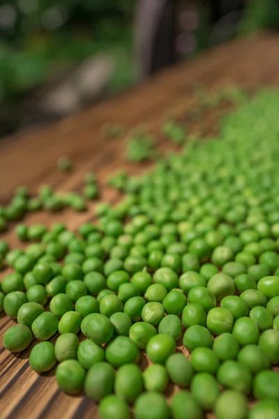 Peas on table — Stock Photo, Image