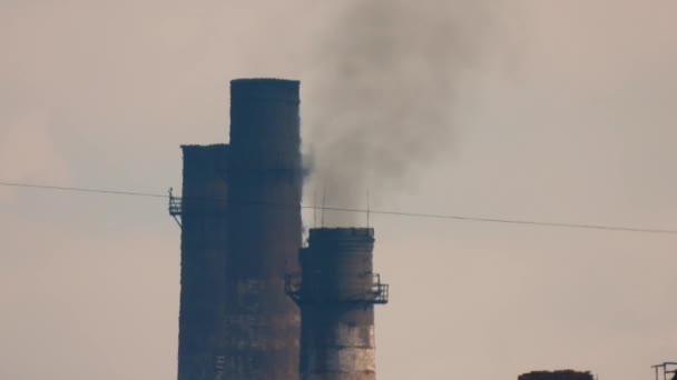 Een Enorme Luchtspiegeling Metallurgische Buizen Opwarming Van Aarde — Stockvideo