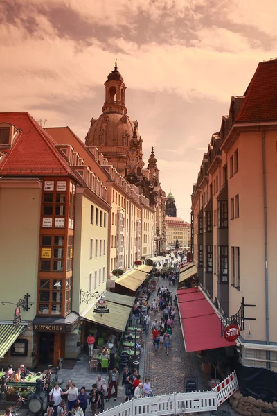 Историческая булыжная дорога Дрездена — стоковое фото