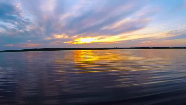 Хмари над водою — стокове відео