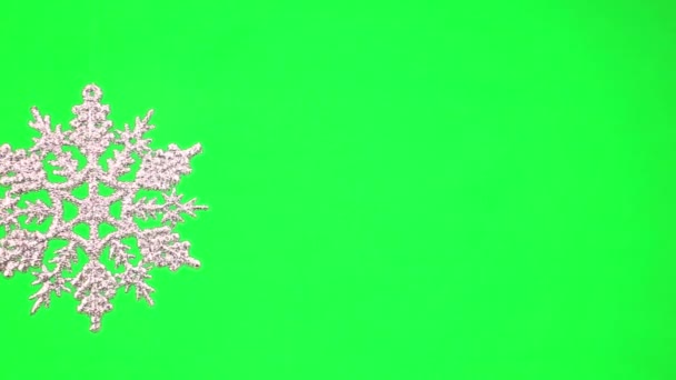 Рождественская снежинка вращается — стоковое видео