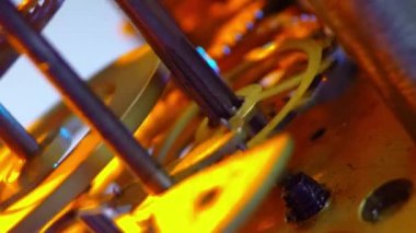 Klasik saat mekanizması makro detayı