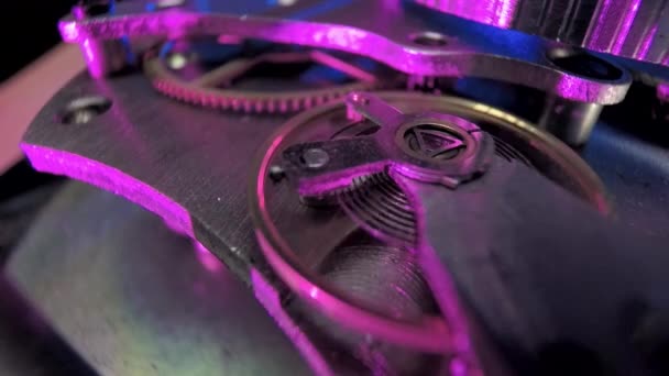 Vintage horloge machines macro detail — Stockvideo