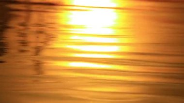 Göl güneş yansıması