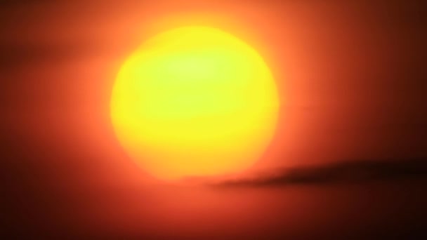 Grande sole al tramonto — Video Stock