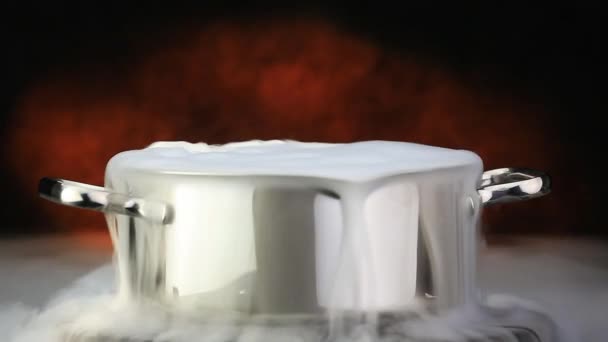 Boiling water in a pan — Stock Footage Boiling water in a pan Royalty Free Stock Footage
