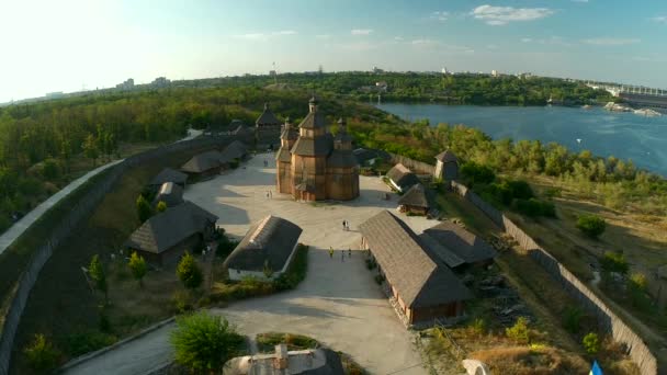 Iglesia cosacos en el Zaporizhskaya Sich — Vídeo de stock