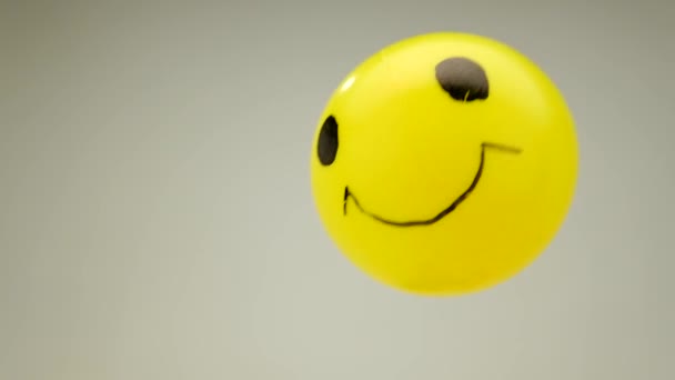 sourire tourne sur un courant d'air 