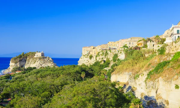 Tropea met zijn kathedraal — Stockfoto