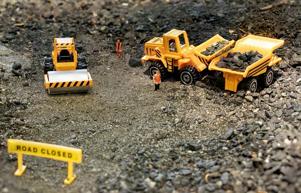 Trabalhadores Brinquedo Construção Estradas Diorama Carregar Pedras Caminhão Transporte — Fotografia de Stock