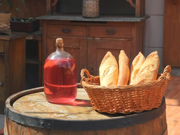 Invitation à une dégustation de vin rouge . — Photo