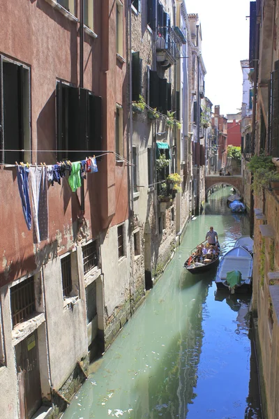 Venice zawsze tętniące życiem miasteczko. — Zdjęcie stockowe