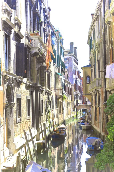 Vedute veneziane dei canali . — Foto Stock