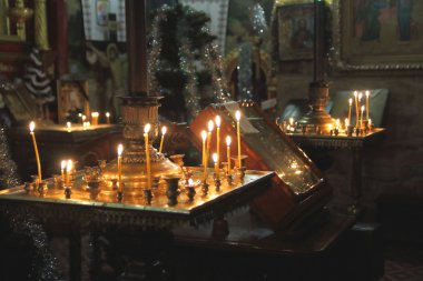 Yılbaşı gününde kilise.